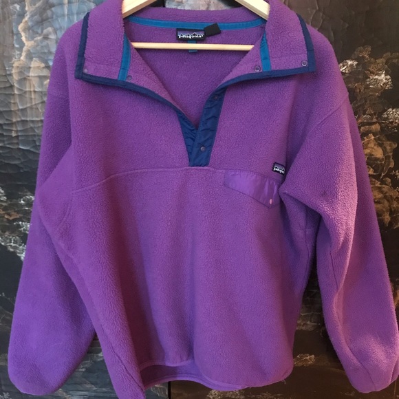 Vintage women's Patagonia fleece in royal purple - Picture 2 of 4